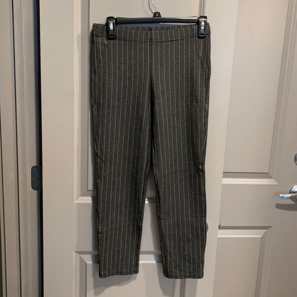Jegging pinstripe pants